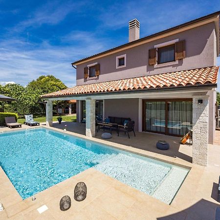 Villa Roma Near Pula For 6 People With Private Pool Jadreski ภายนอก รูปภาพ