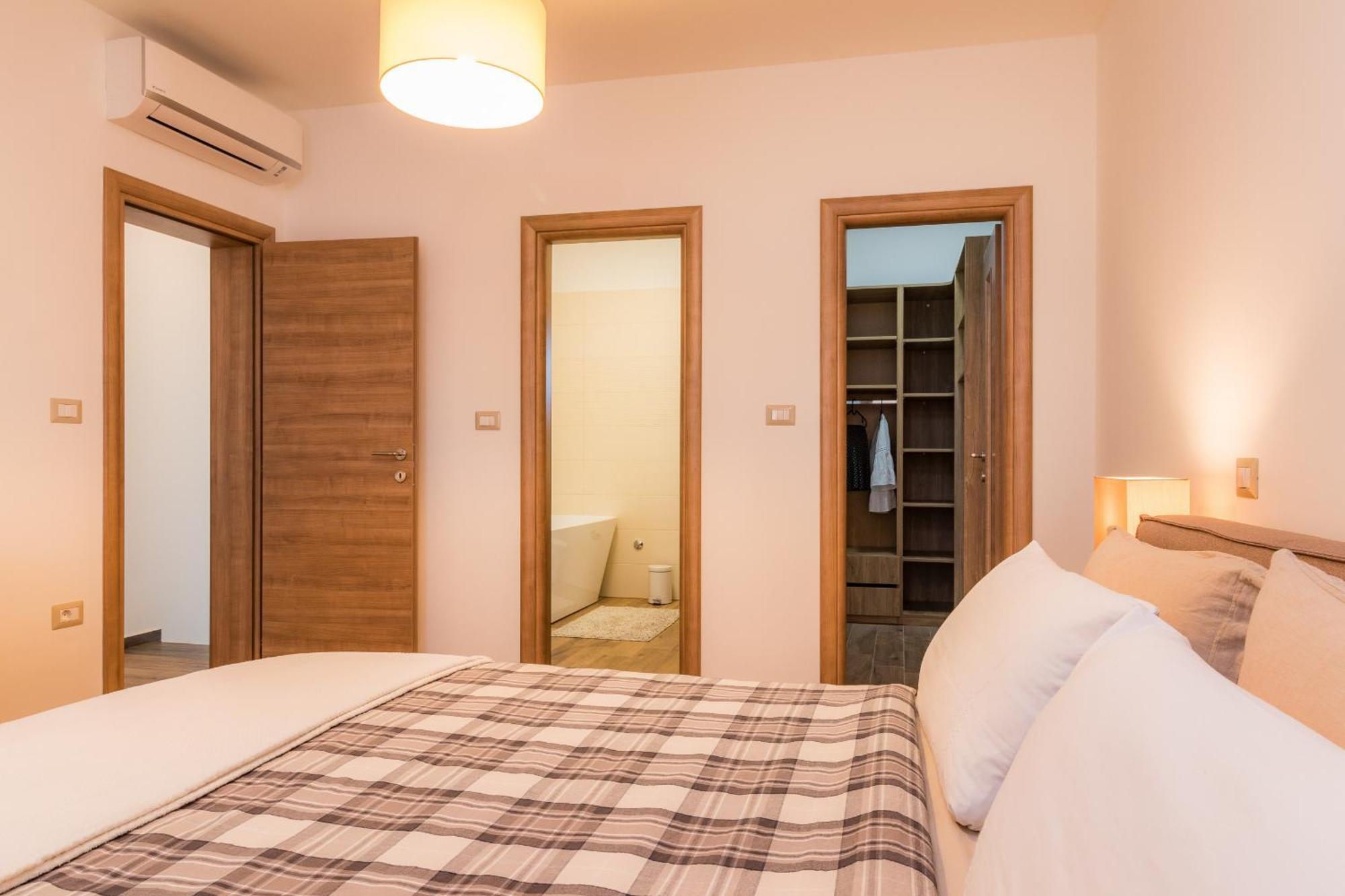 Villa Roma Near Pula For 6 People With Private Pool Jadreski ภายนอก รูปภาพ