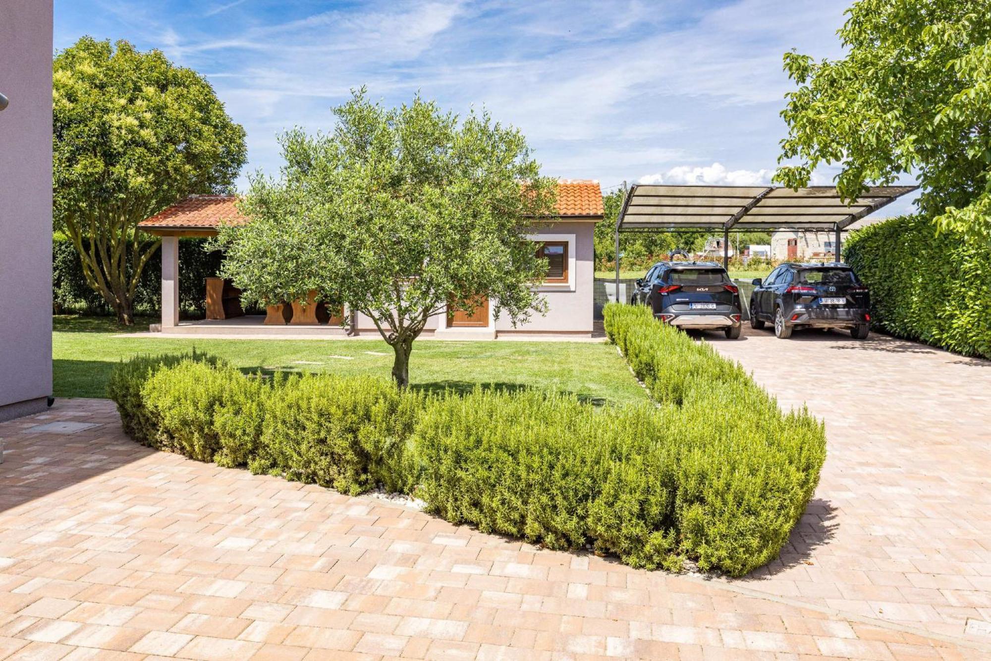 Villa Roma Near Pula For 6 People With Private Pool Jadreski ภายนอก รูปภาพ